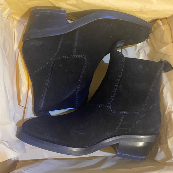 black suede ankle boots - Picture 1 of 3